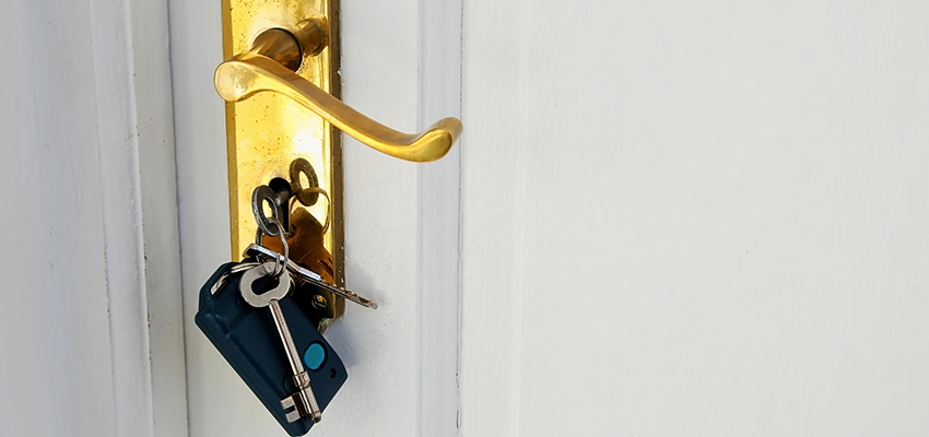 Broken Door Key Extraction in Bear Valley Springs, CA